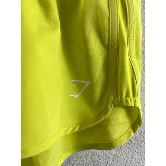 Gymshark Training Loose Fit Shorts in Glitch Yellow Women's Small Unlined - Picture 3 of 10